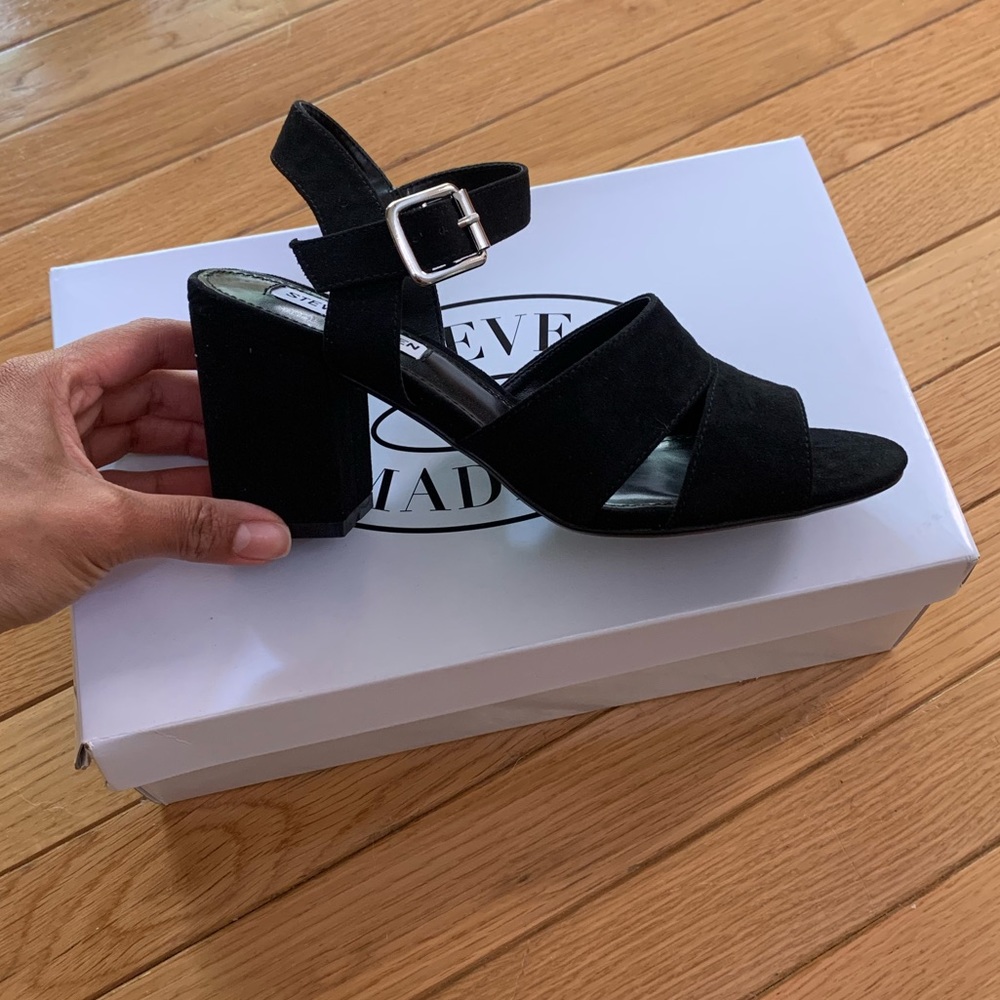Steve Madden Manor Sandal with block heel.